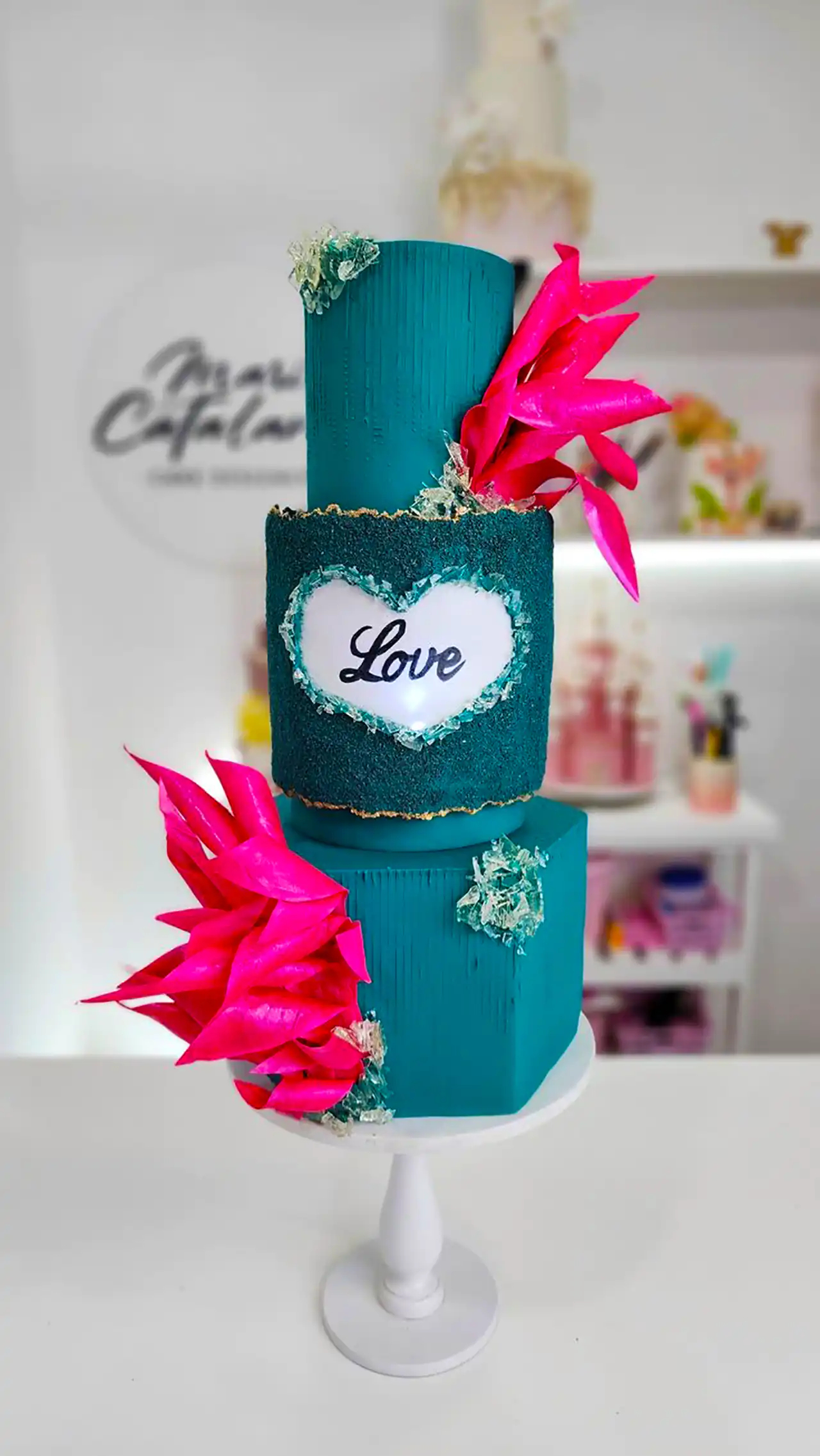 کیک تولد مدرن آبی