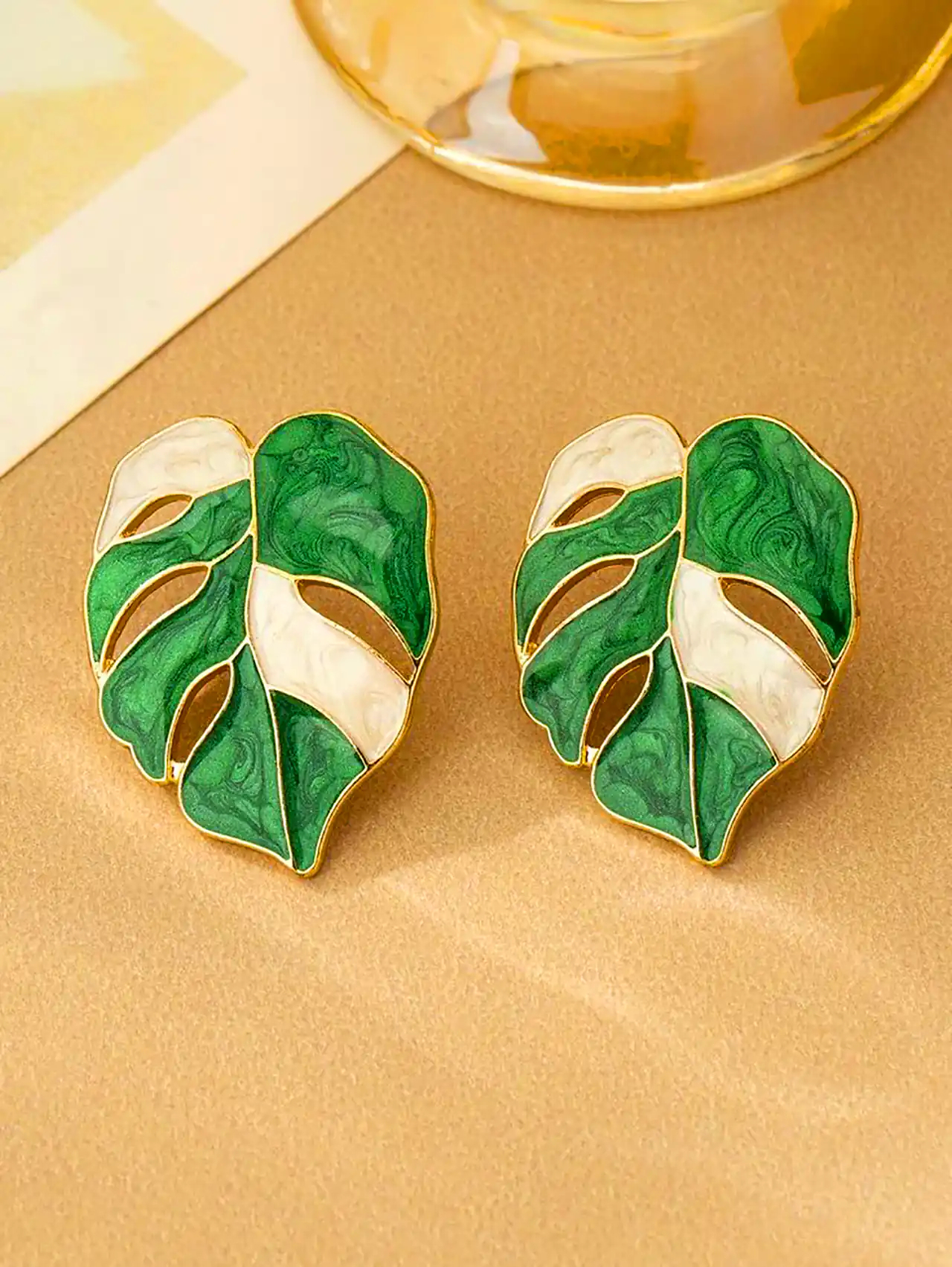 گوشواره طرح برگ سبز 