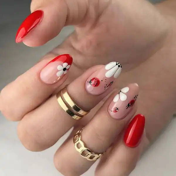 طراحی ناخن کفشدوزک