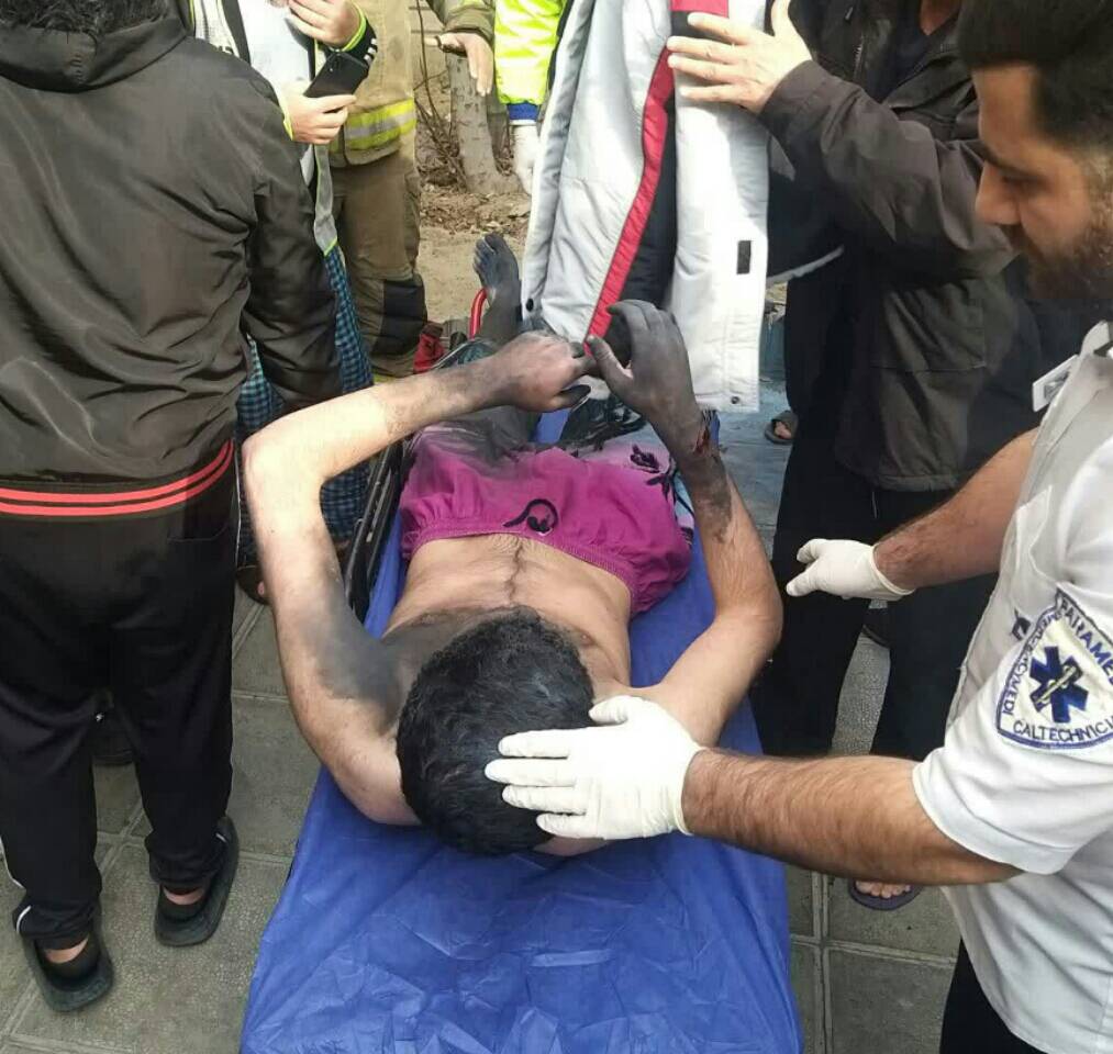 اولین حادثه چهارشنبه سوری در تهران / انفجار هولناک نارنجک در دستان پسر 16 ساله در شرق تهران + عکس
