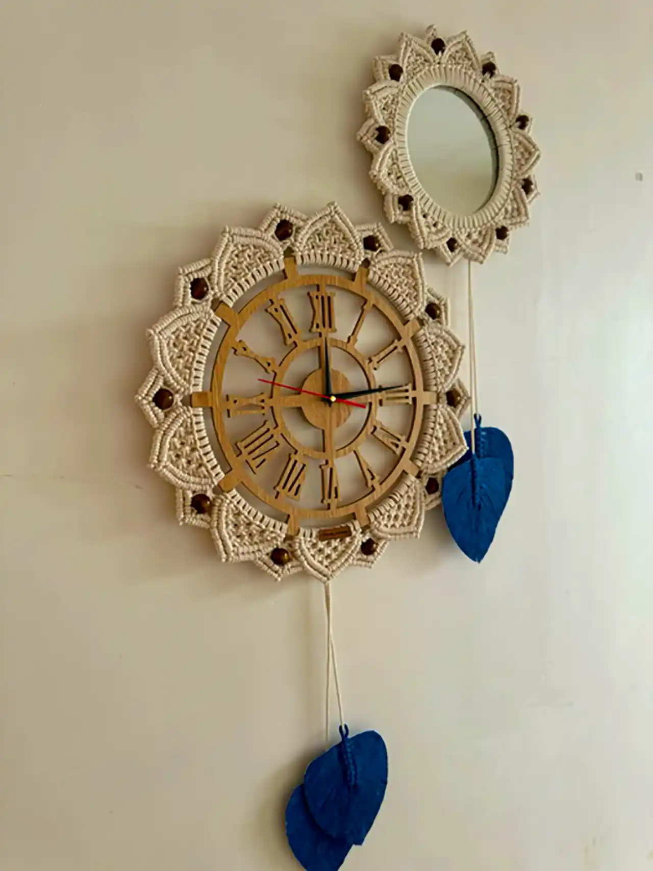 ساعت دیواری مکرومه