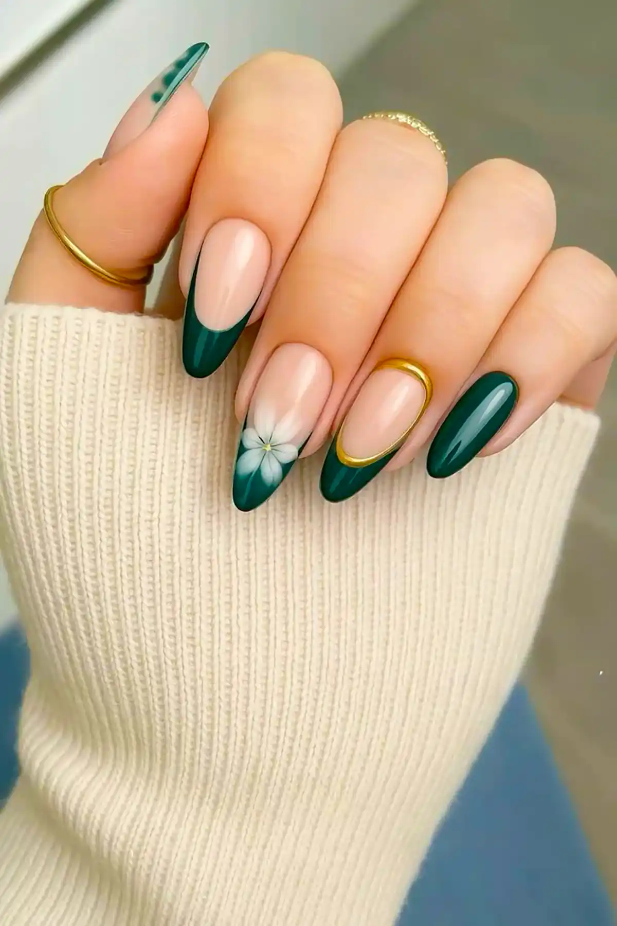 طراحی گل روی ناخن