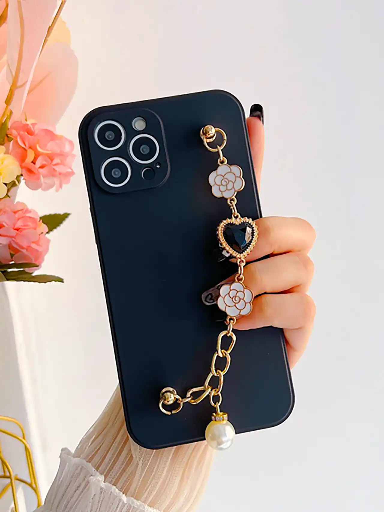 قاب گوشی با زنجیر تزئینی