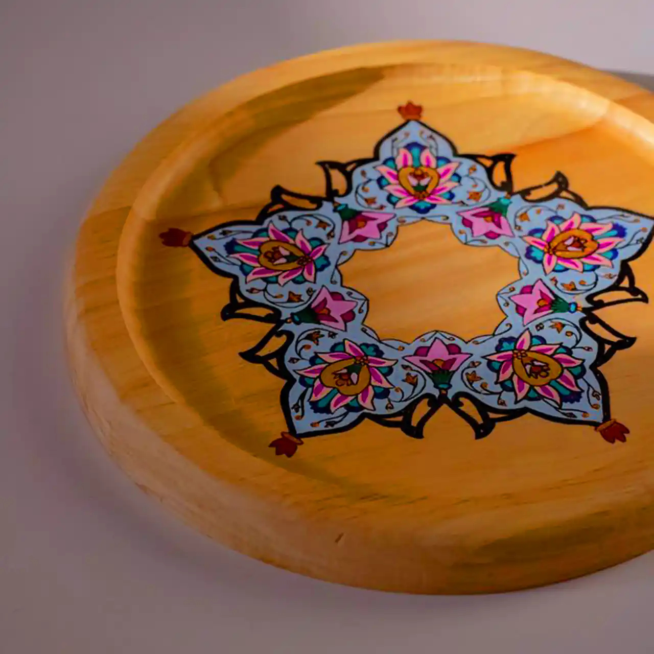 سینی چوبی با طرح اسلیمی 