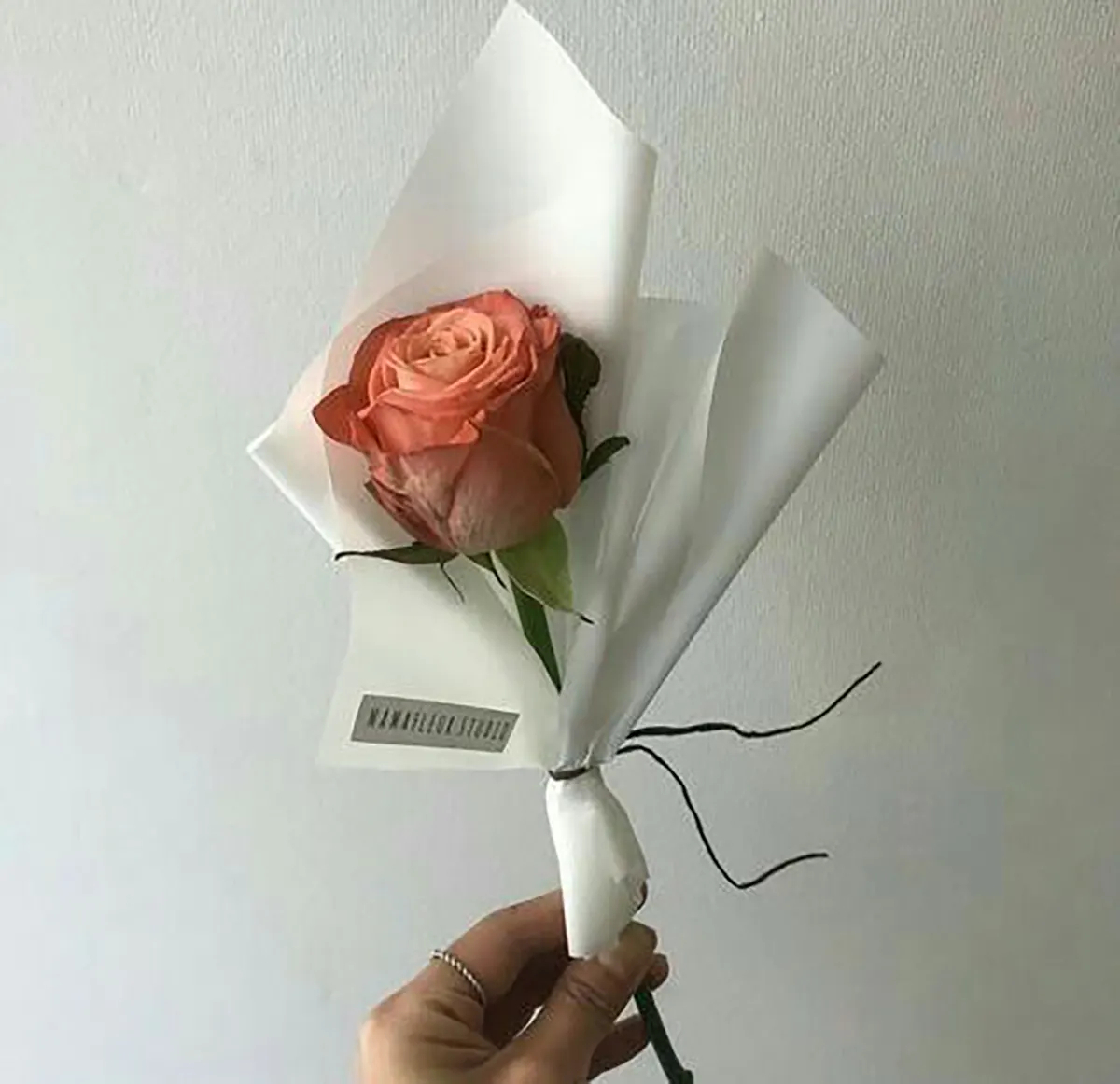 تزیین تک شاخه گل
