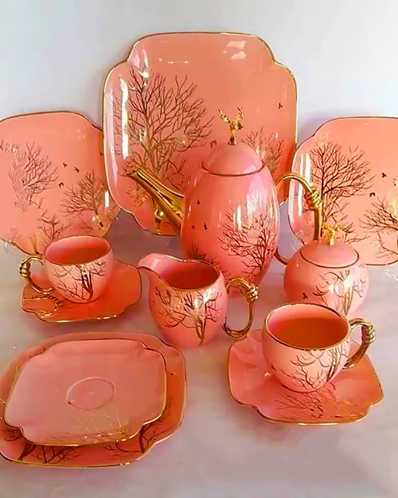 مدل فنجون و نعلبکی سلطنتی وینتیج