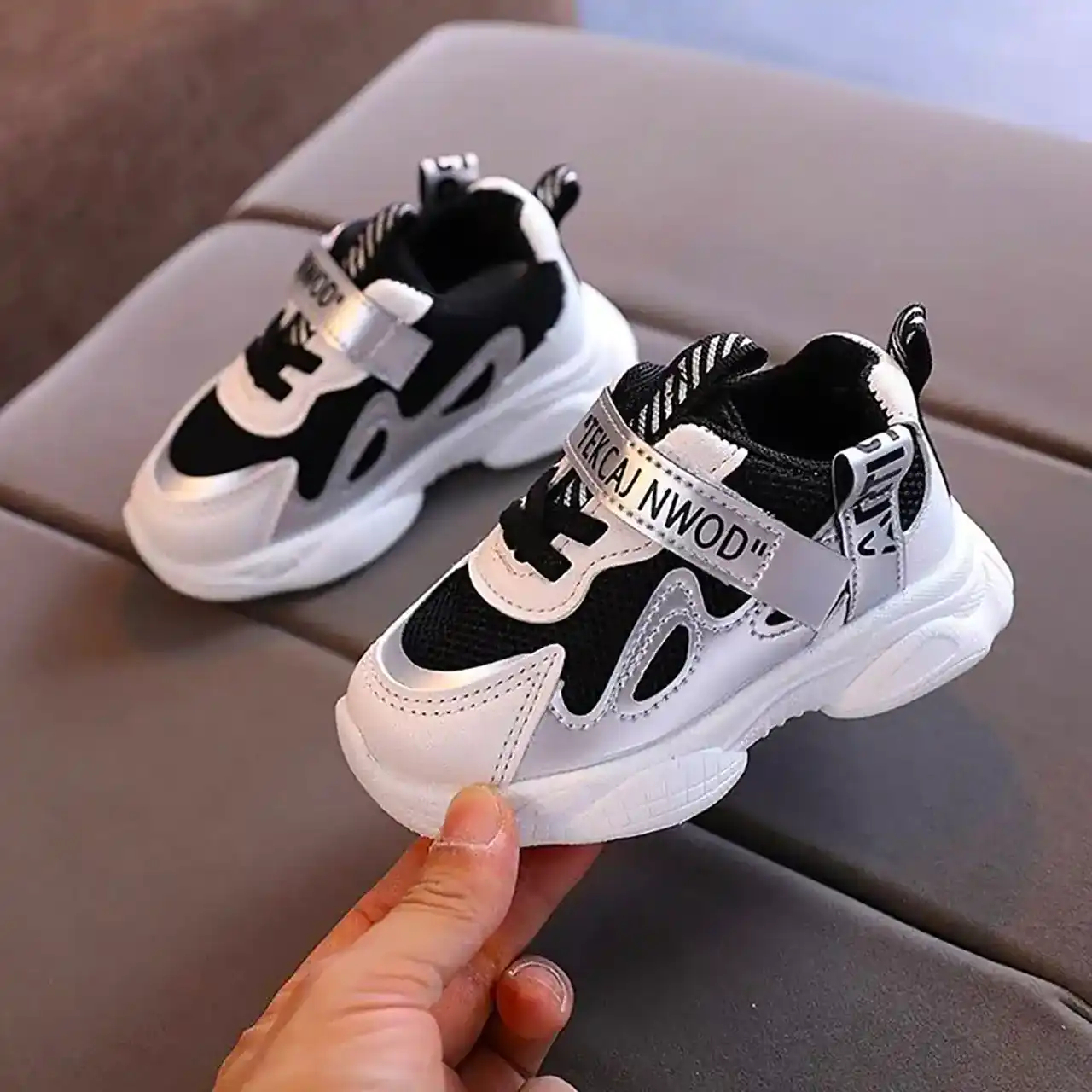 کتونی کیوت بچه‌ گانه + جدیدترین و خفن ترین مدل های کتونی بچه‌ گانه دخترانه و پسرانه