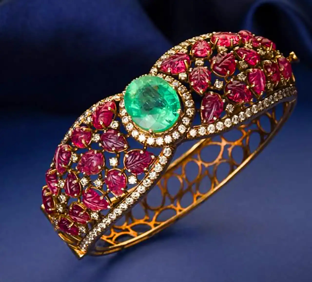 بنگل جواهرنشان لوکس