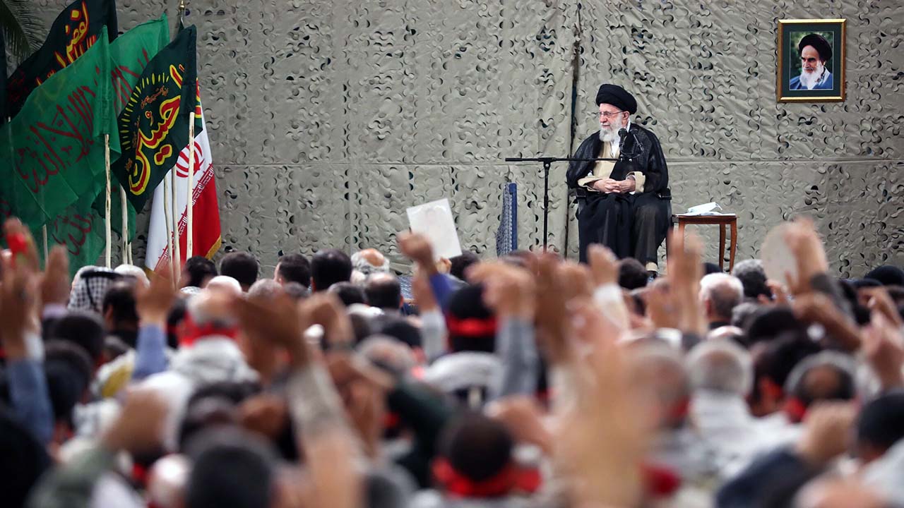 دیدار پیشکسوتان و فعالان دفاع مقدس و مقاومت با رهبر انقلاب