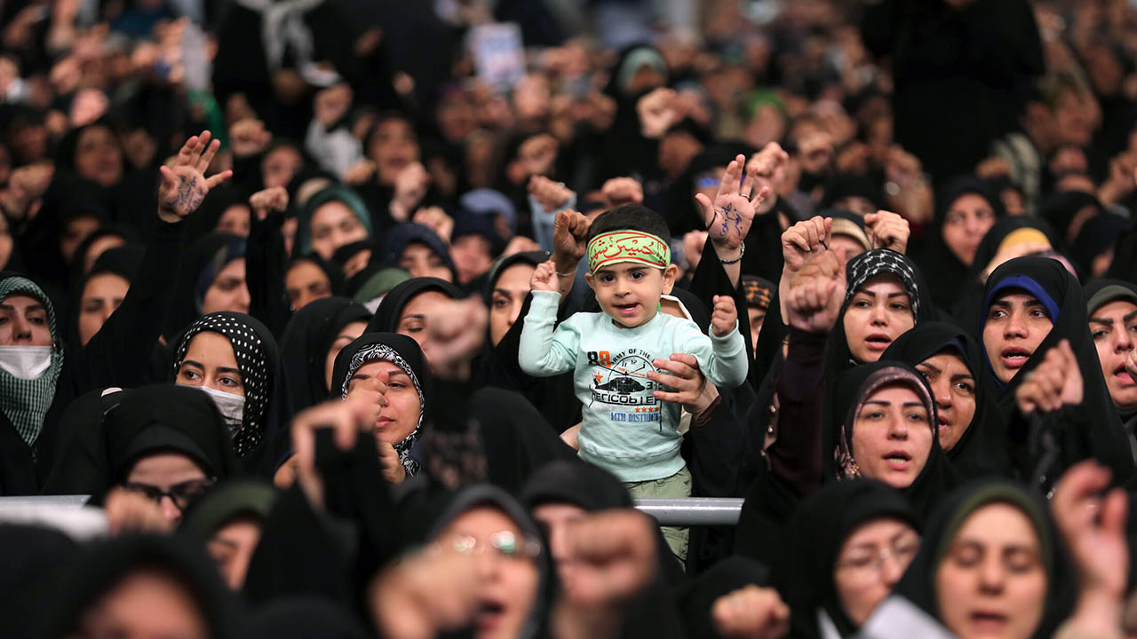 حضرت آیت الله خامنه ای رهبر معظم انقلاب در دیدار هزاران نفر از معلمان و فرهنگیان سراسر کشور به مناسبت روز معلم	