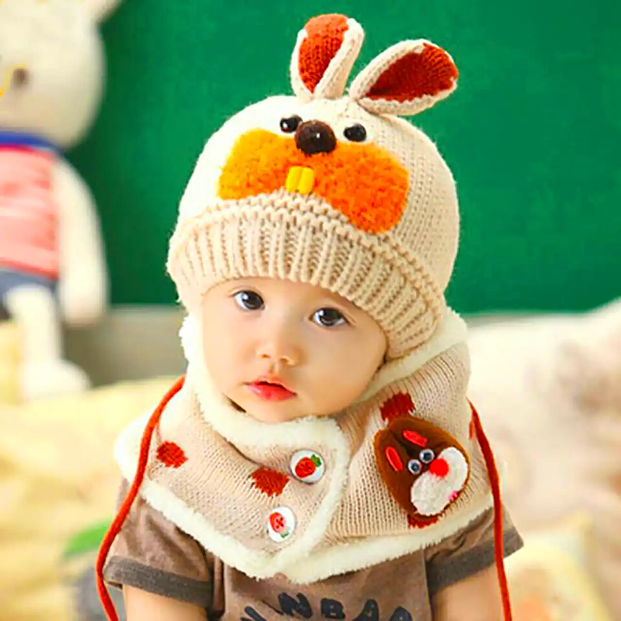 شال و کلاه بافتنی کرم