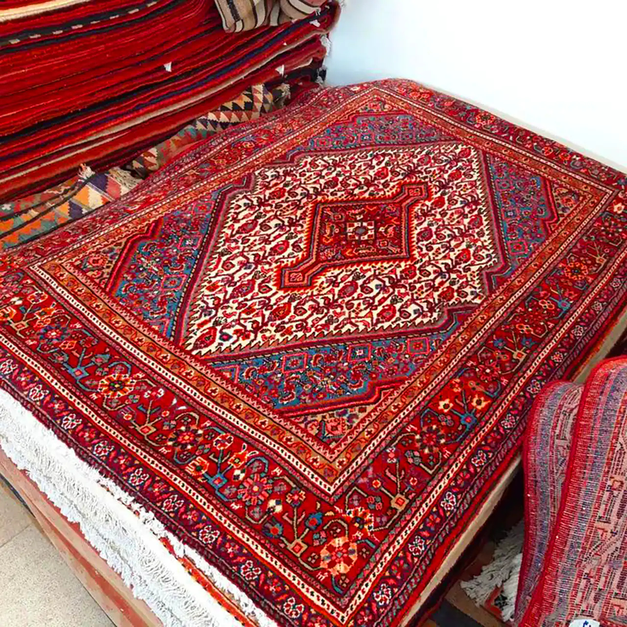 فرش ماشینی خوش رنگ