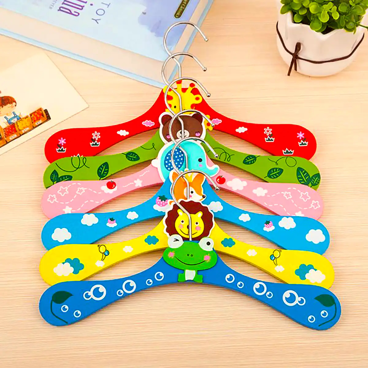 چوب لباسی فانتزی برای سیسمونی