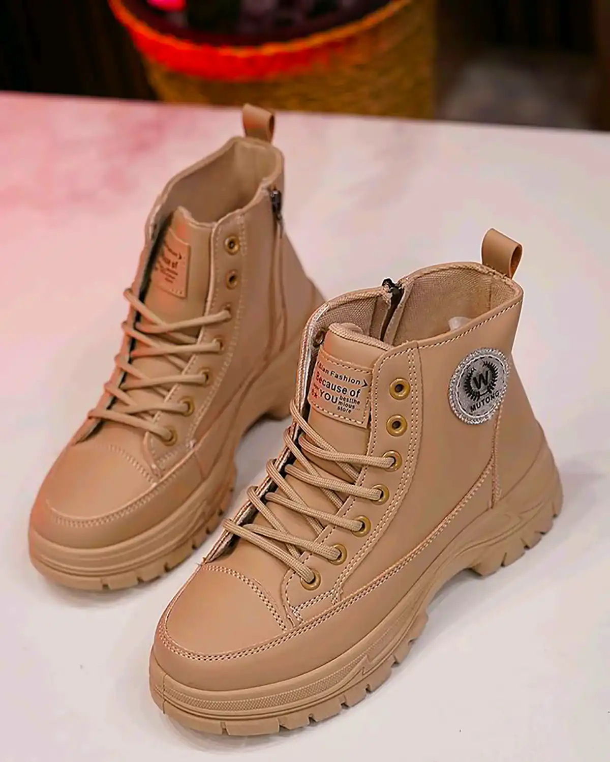 نیم بوت شیک پاییزه