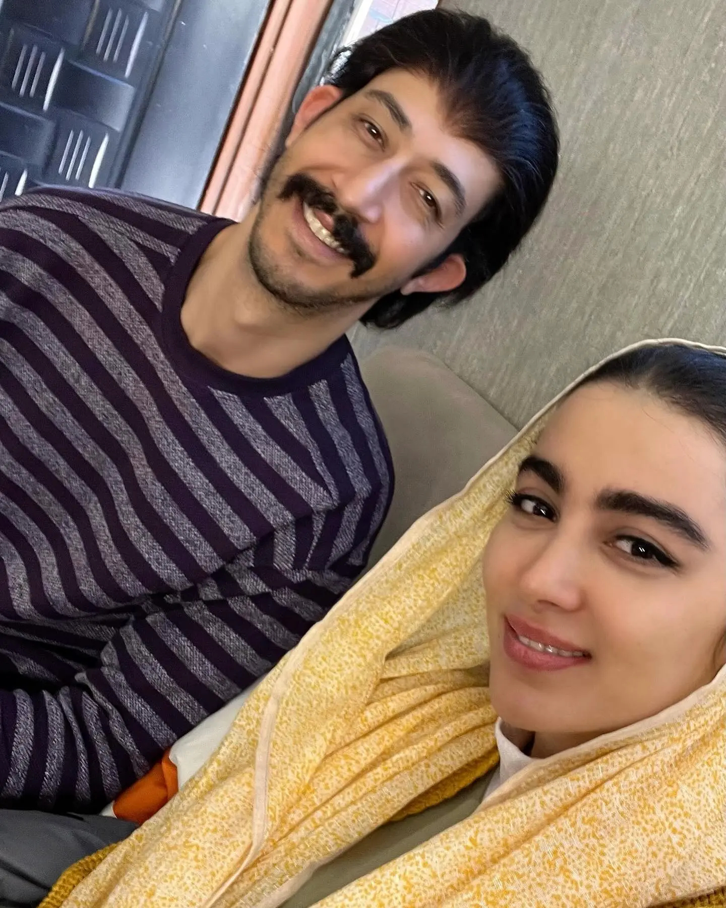 تاریخ وبگردی | ژست «بهتاش» و «سارا» سریال پایتخت 7 پشت صحنه