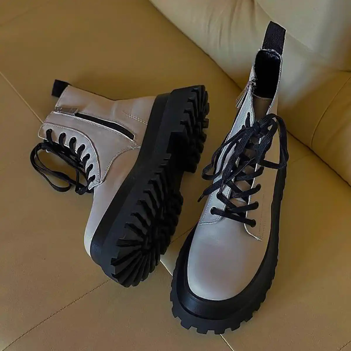 نیم بوت شیک پاییزه