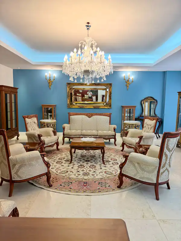چیدمان مبل برای پذیرایی بزرگ عکس