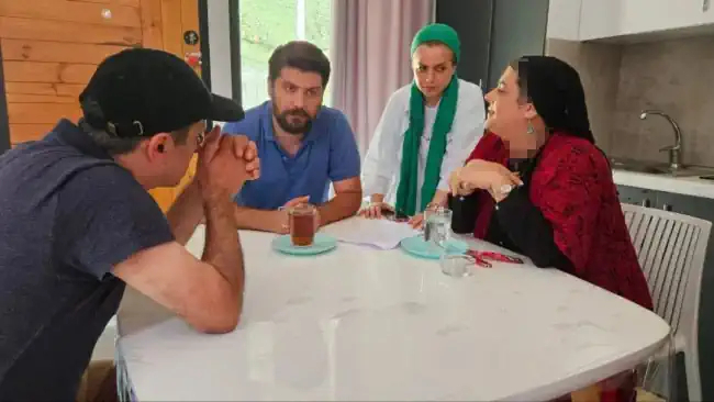 اکرم مهدوی
