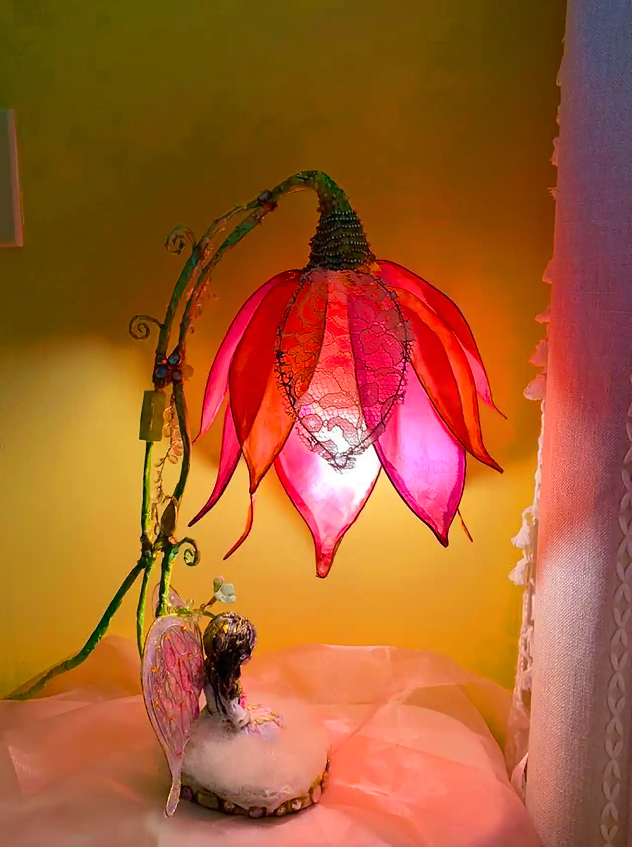 لوستر و چراغ آویز طرح گل