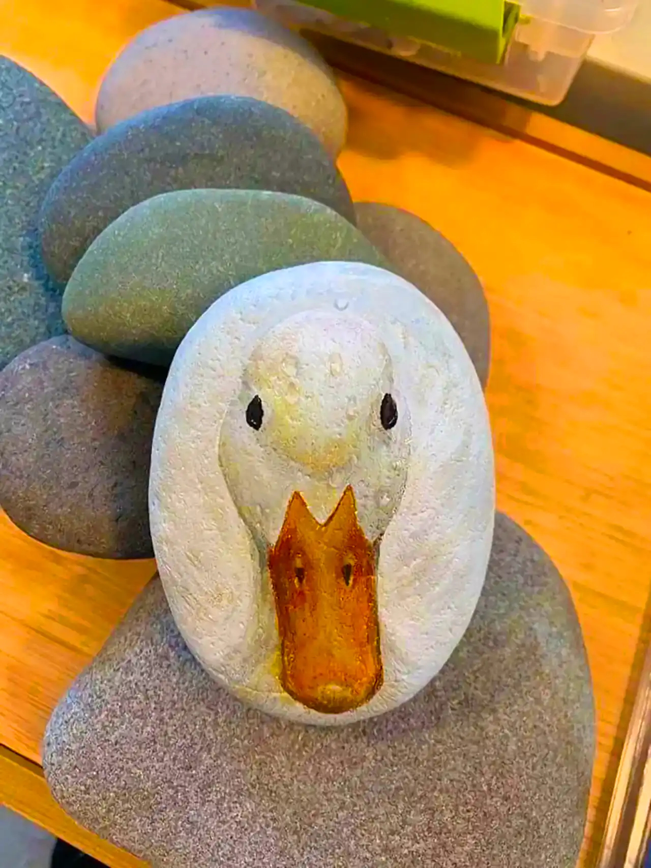 نقاشی روی سنگ رودخانه