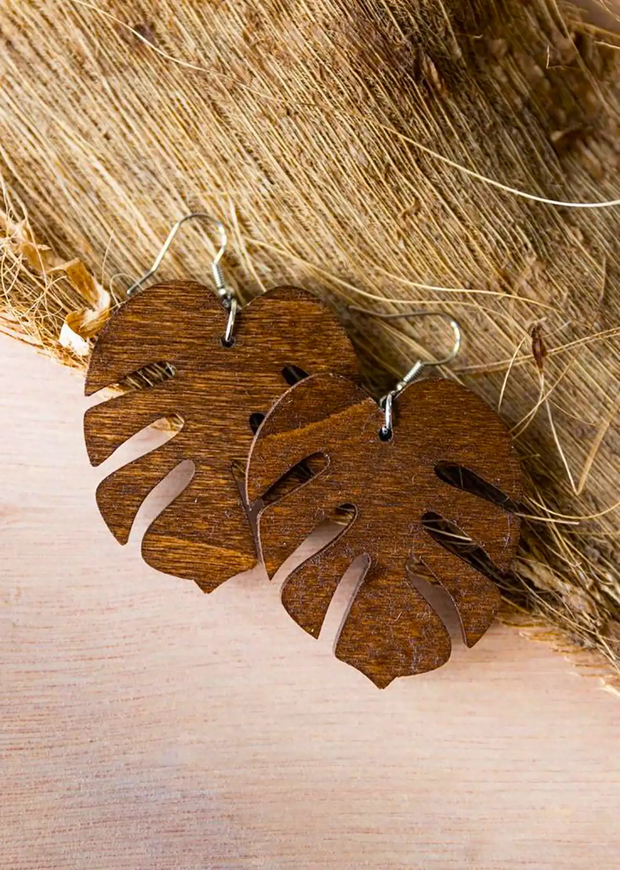 گوشواره چوبی طرح برگ