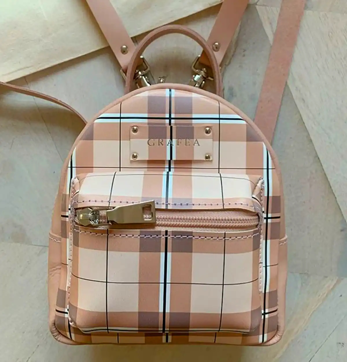 کوله پشتی مینیمال گوگولی