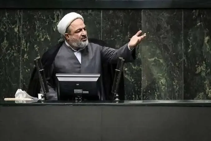 قاب عکس جنجالی و توجه برانگیز از رسایی و تتلو