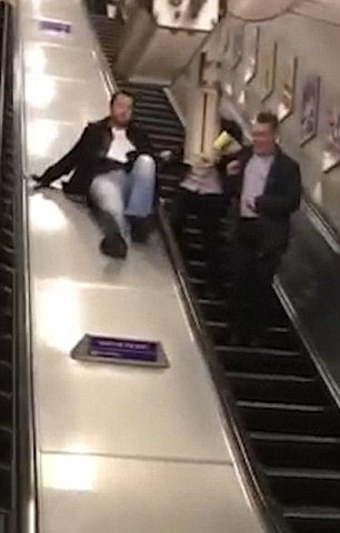 سقوط از پله برقی مترو