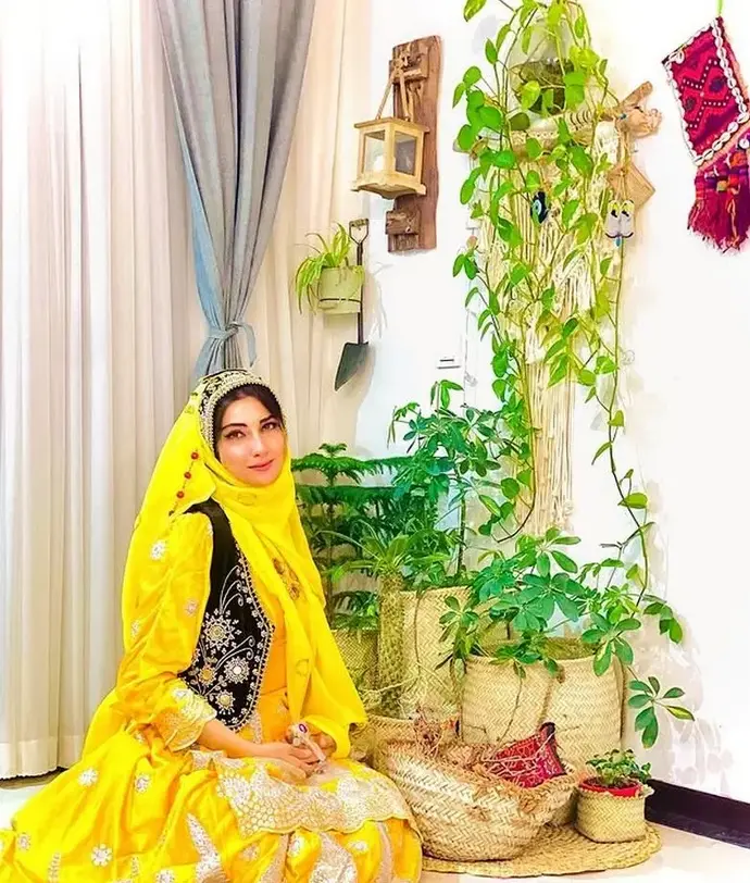 محیا دهقانی