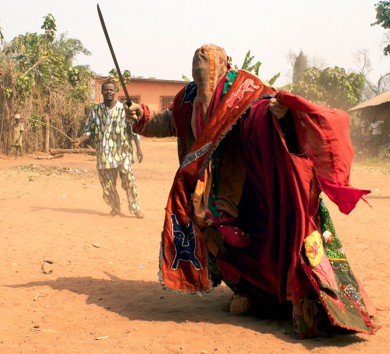 مراسم عجیب و غریب احضار ارواح در بخشی از آفریقا