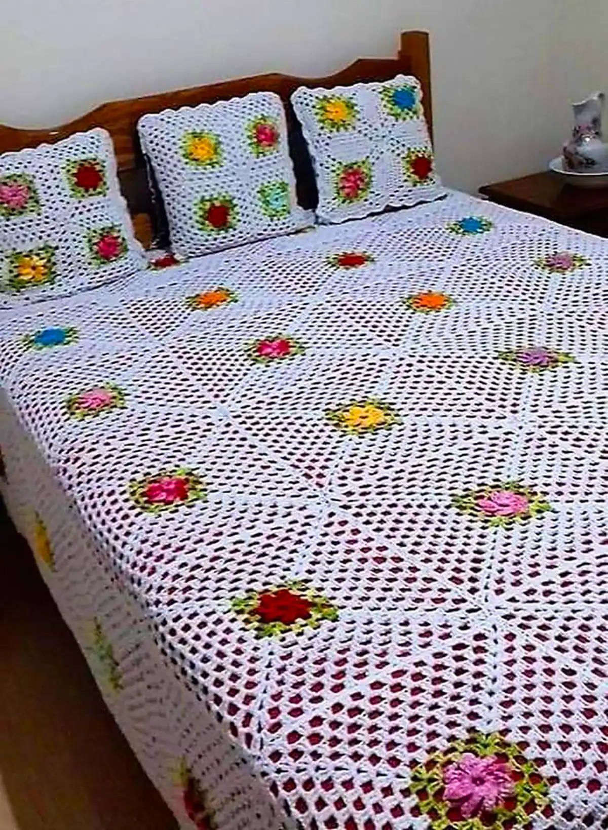 سرویس خواب بافتنی گلدار