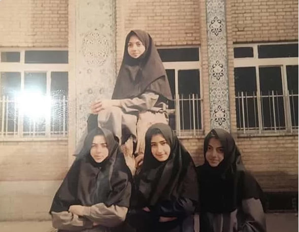 مهناز افشار در دبیرستان