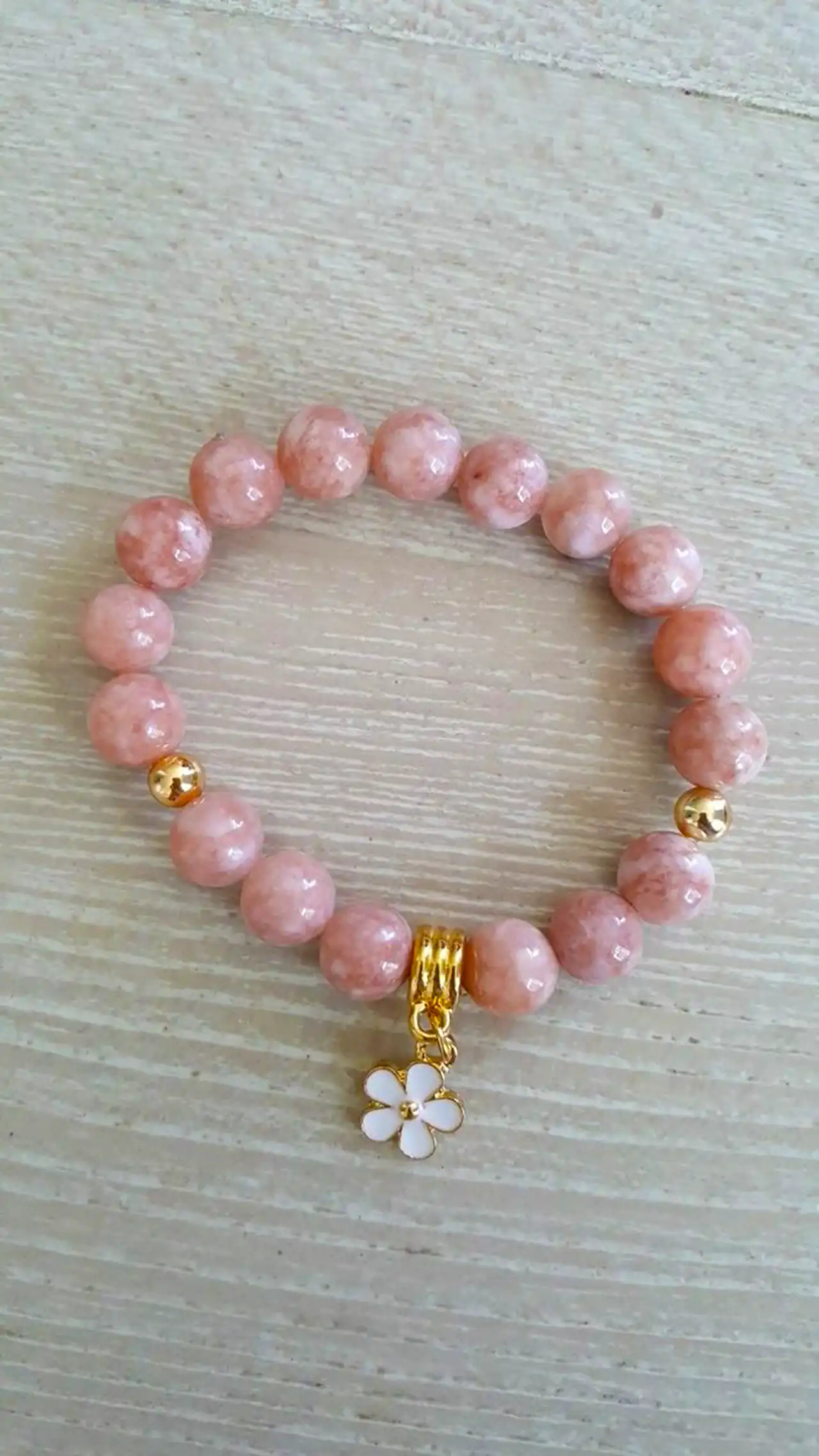 دستبند با مهره رنگی