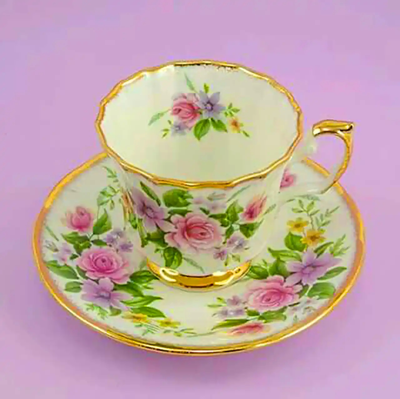 مدل فنجون و نعلبکی سلطنتی وینتیج