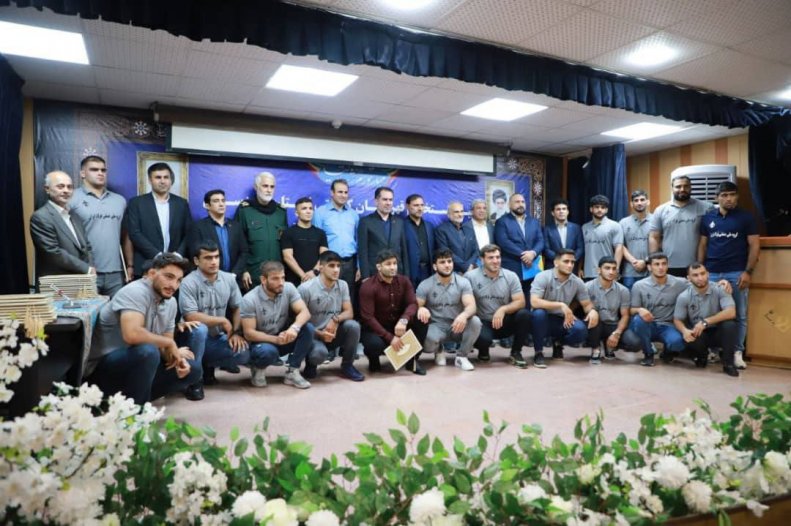 تصویر حمایت گروه ملی از قهرمانان کشتی فرنگی خوزستان