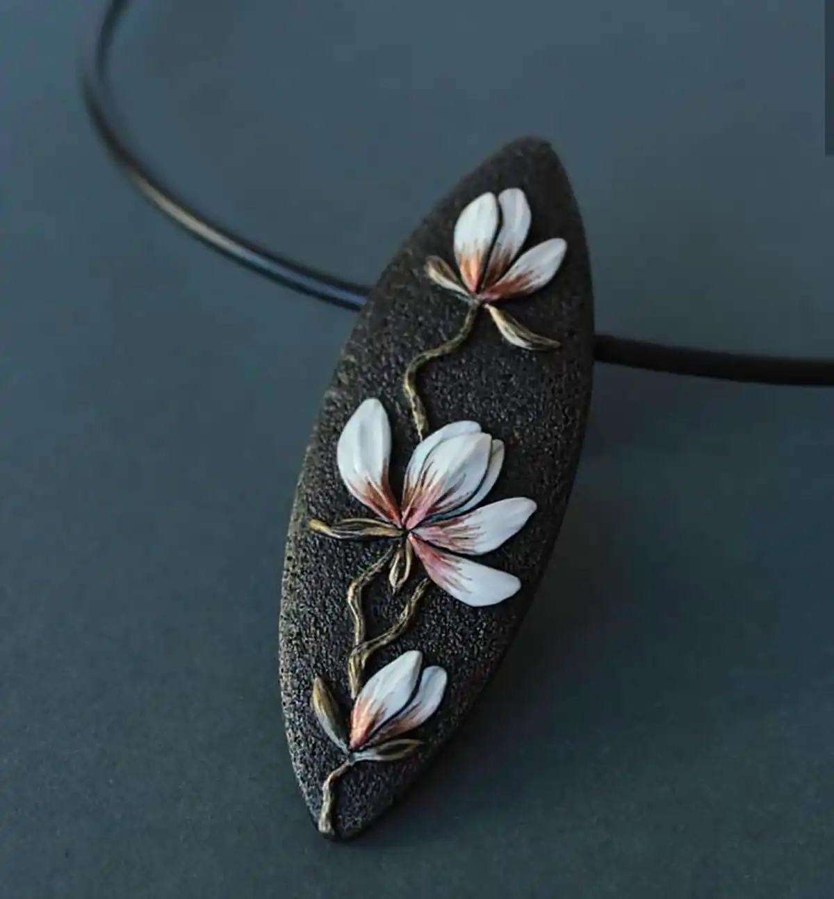 گردنبند سنگی خاص 