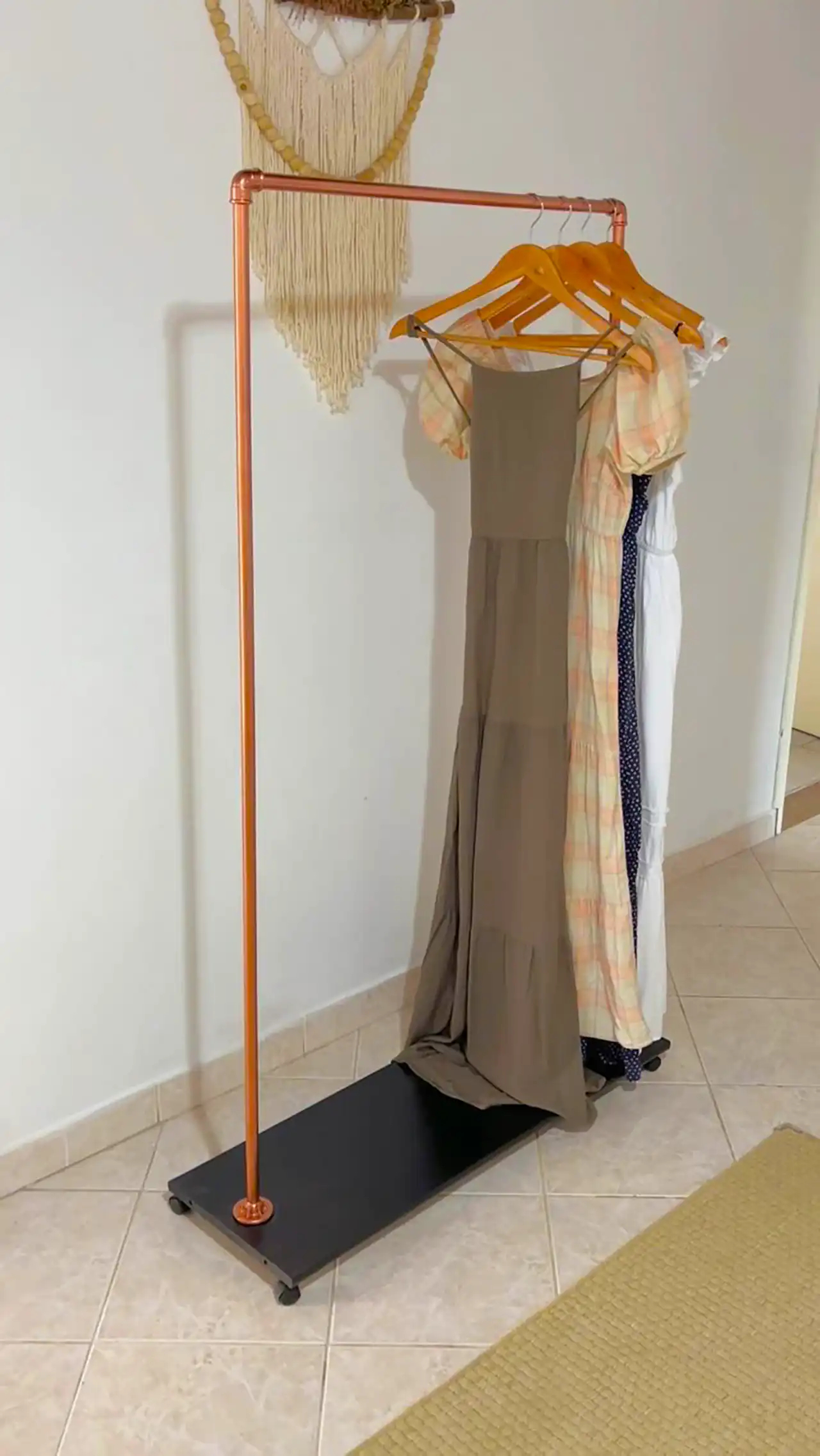 چوب لباسی ایستاده شیک