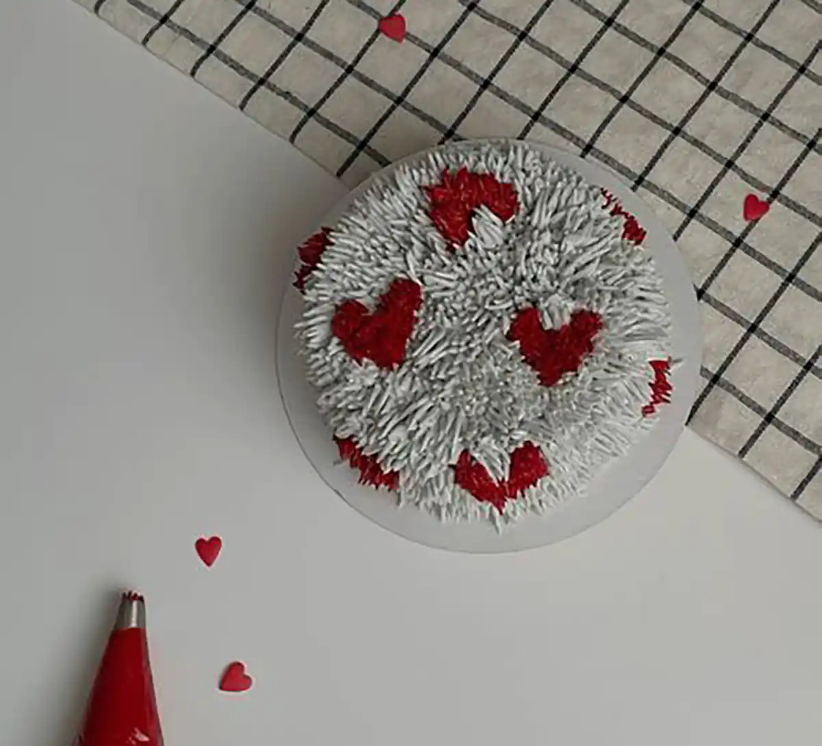 تزیین کیک تولد خانگی دخترانه
