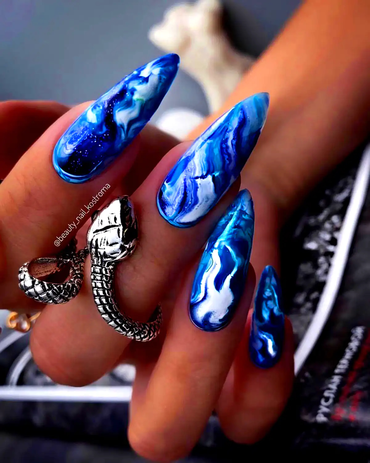 طرح ناخن آبی شیک