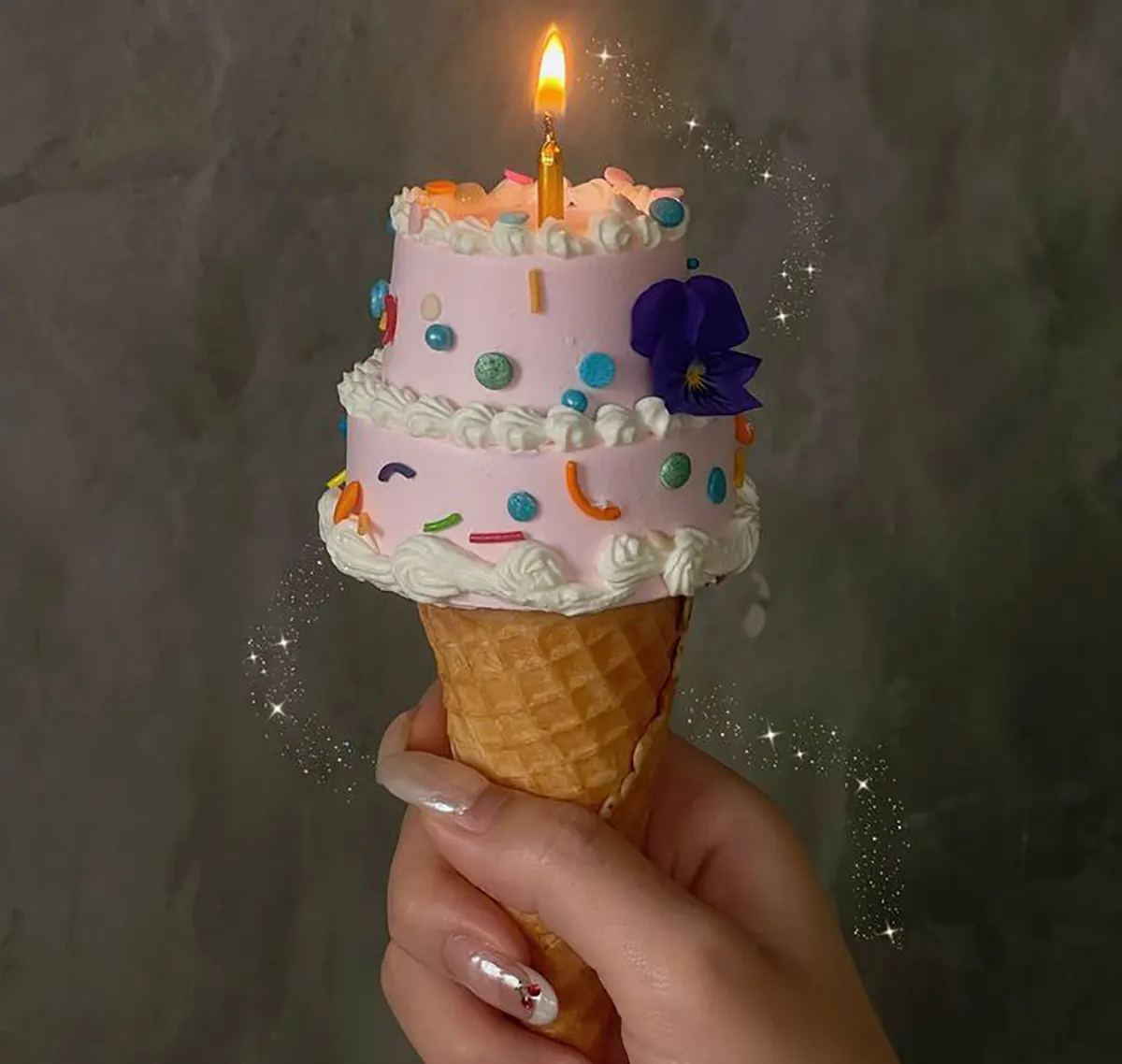 کیک بستنی قیفی تولد