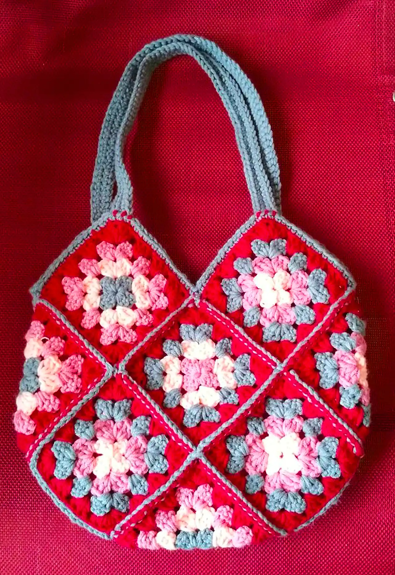 کیف دستبافت با موتیف ها 