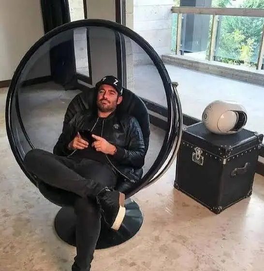 محمدرضا گلزار
