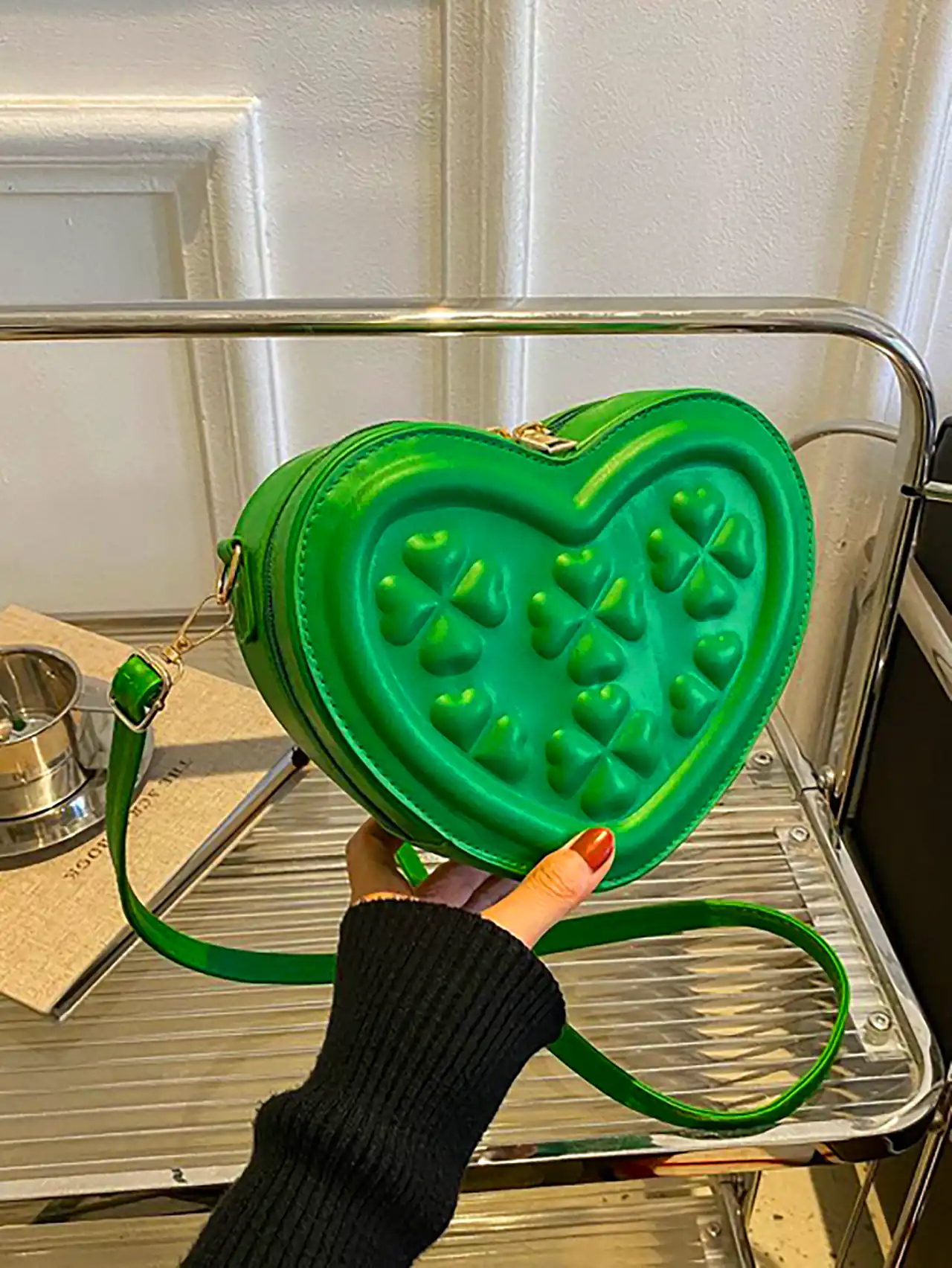 کیف سبز نئونی 