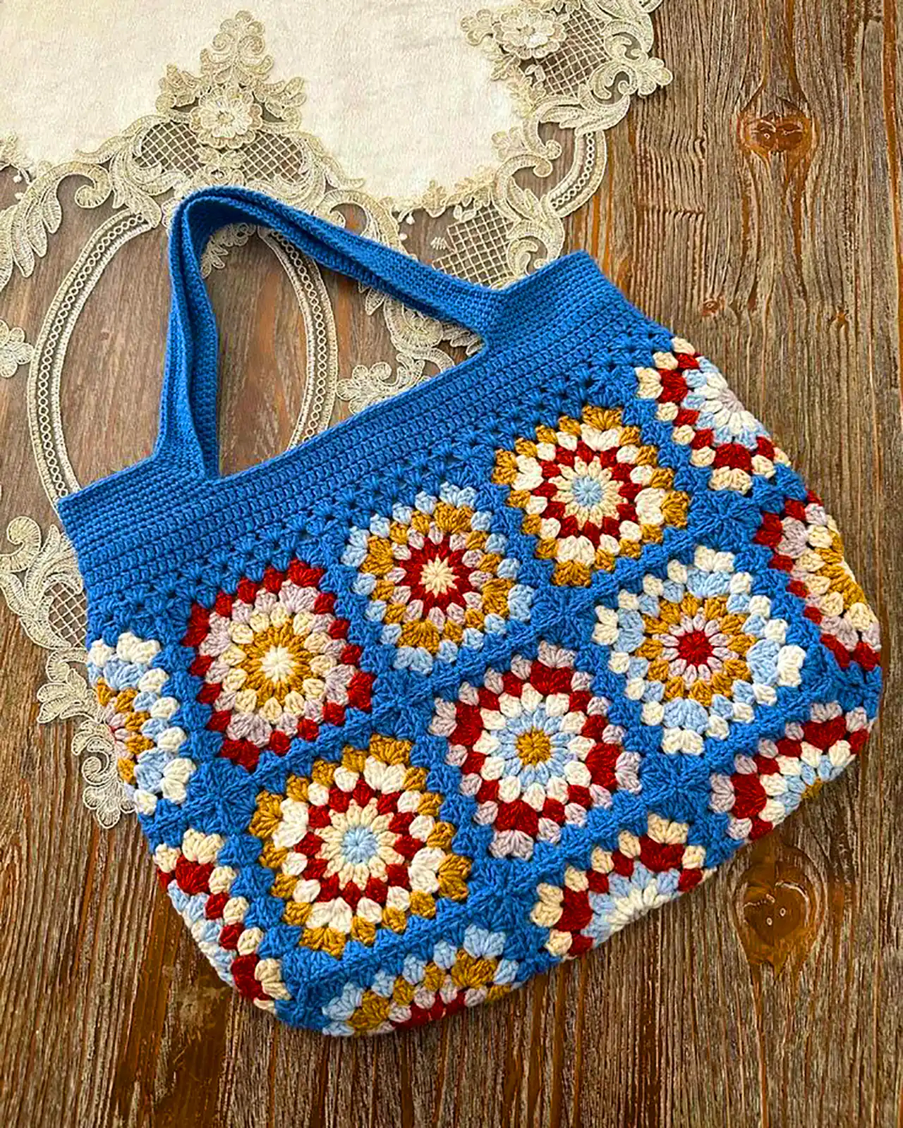 کیف دستبافت با موتیف ها 