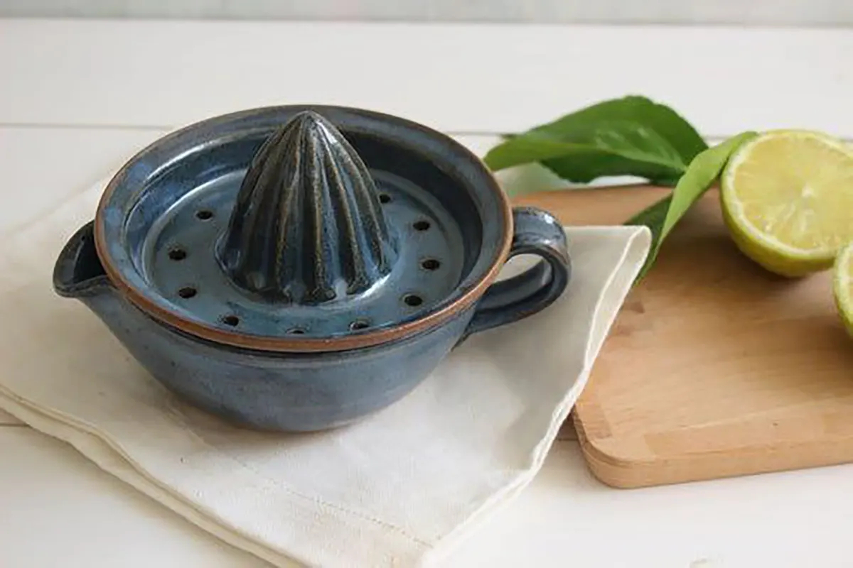 بهترین آبمیوه گیری
آبمیوه گیری کوچک برقی
پرفروش ترین مارک آب میوه گیری
آبمیوه گیری چند کاره
آبمیوه گیری تک کاره
بهترین مارک آب میوه گیری 4 کاره
