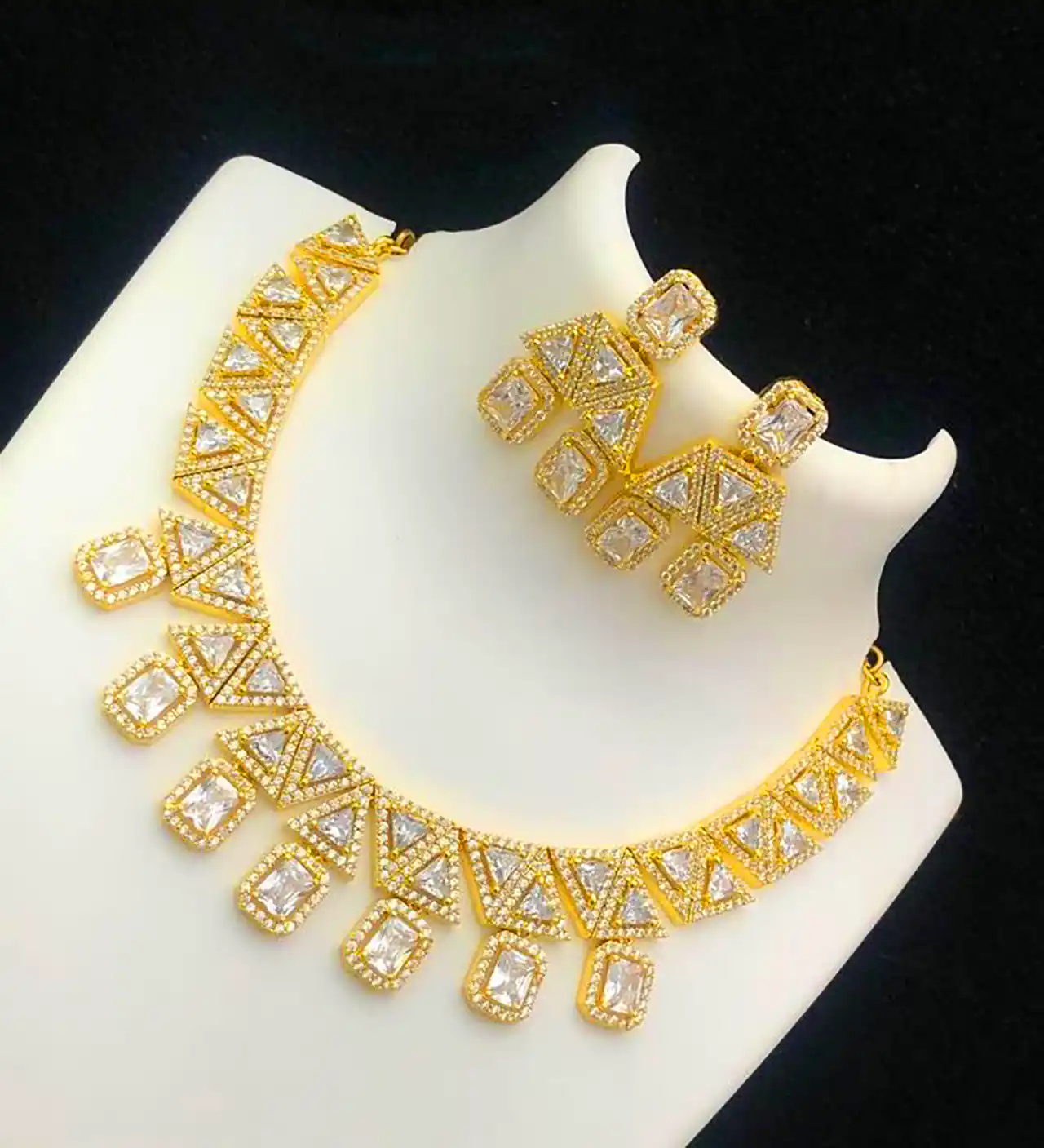 جواهرات عروس با نگین سلطنتی 