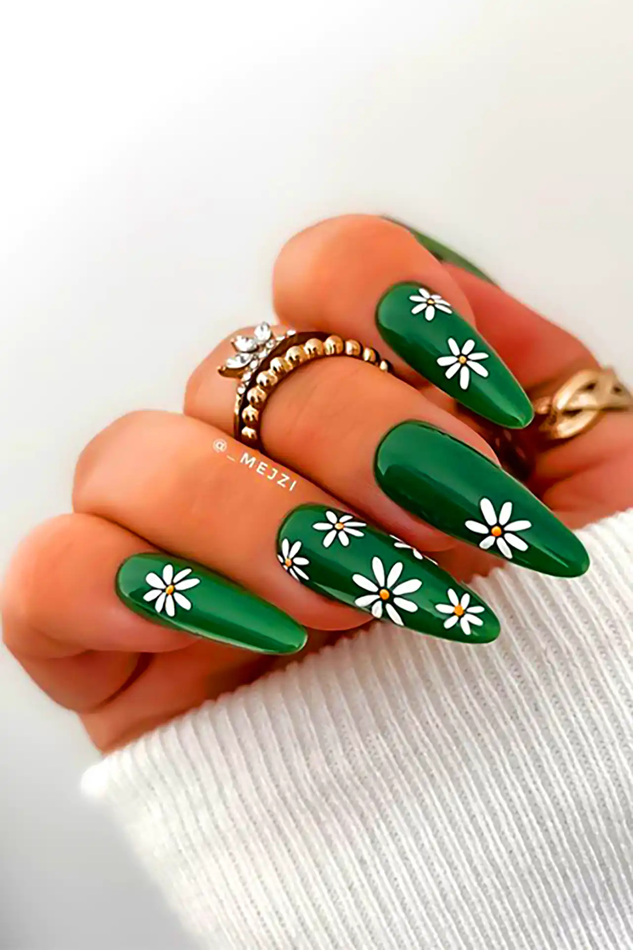 دیزاین ناخن سبز فانتزی