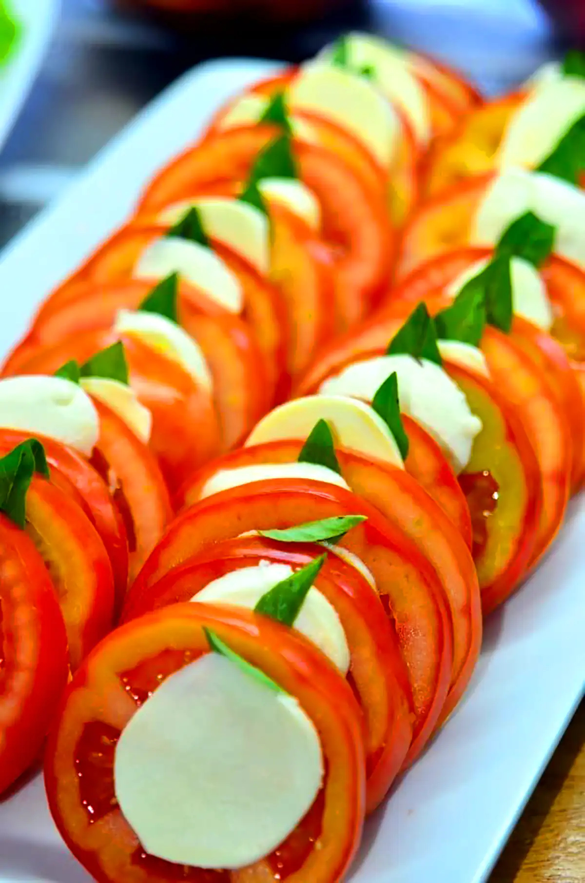 سرو گوجه خیار صبحانه