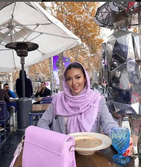 مینا مختاری