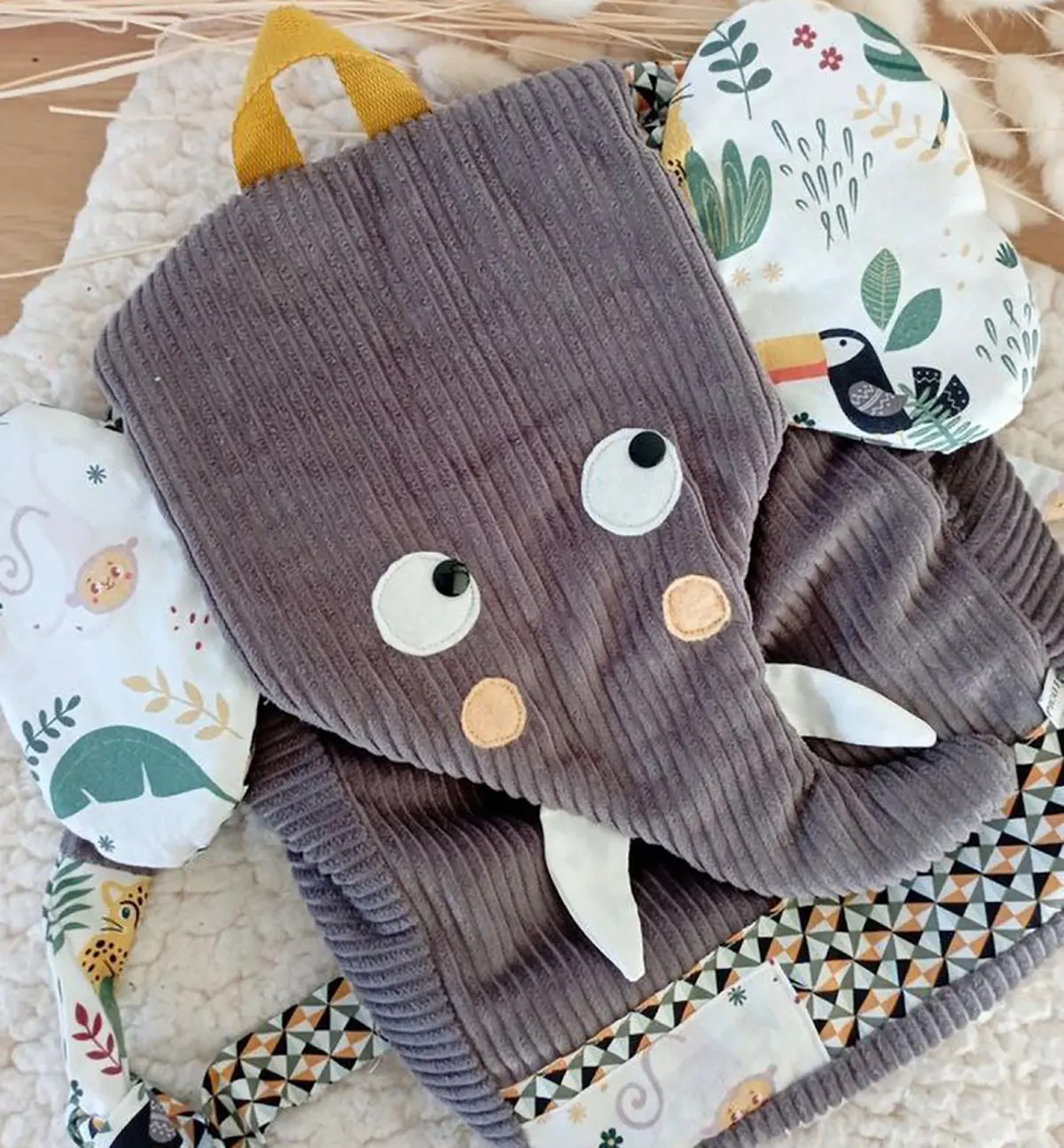 کوله پشتی پارچه ای فانتزی